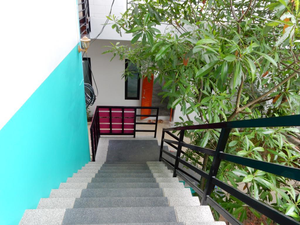 Wandee Bed & Breakfast Khao Lak Bagian luar foto