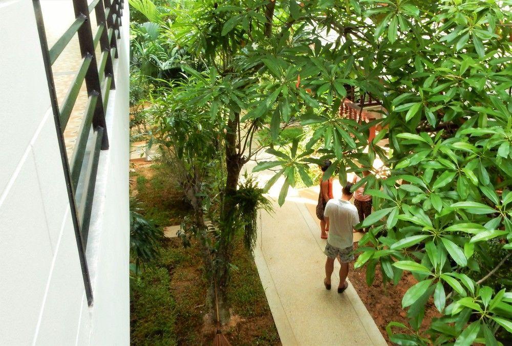 Wandee Bed & Breakfast Khao Lak Bagian luar foto