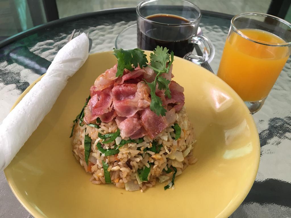 Wandee Bed & Breakfast Khao Lak Bagian luar foto