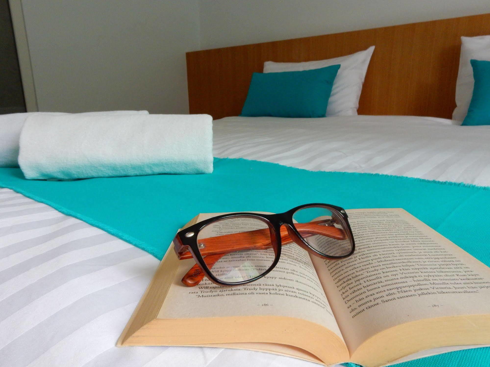 Wandee Bed & Breakfast Khao Lak Bagian luar foto